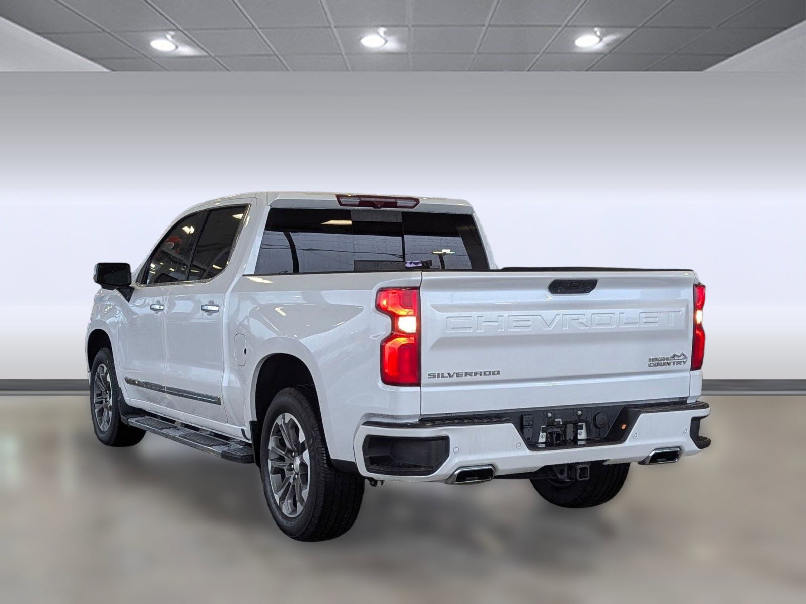 Used 2022 Chevrolet Silverado 1500 High Country w/ Z71 Off-Road Package image 3