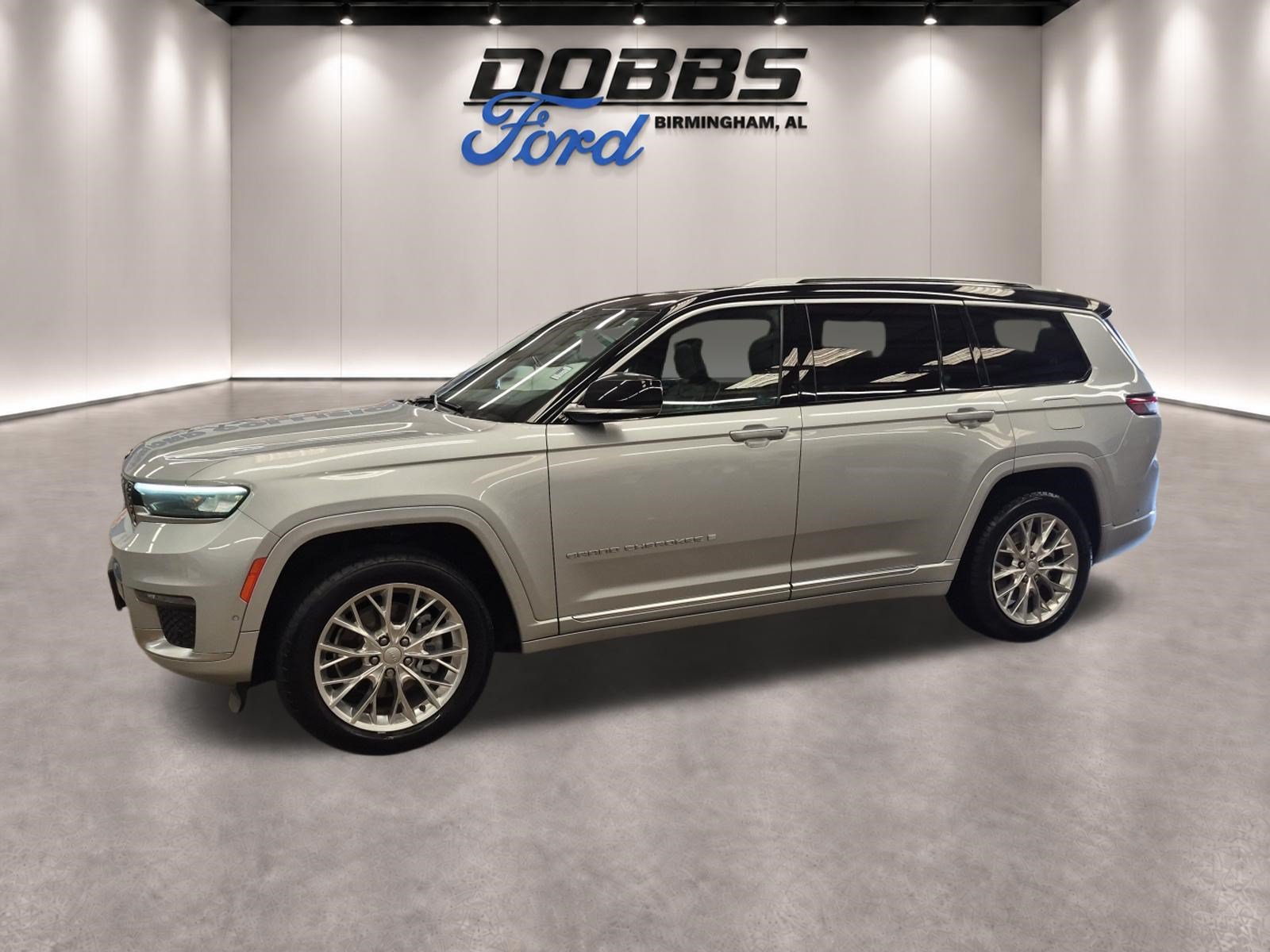 Used 2021 Jeep Grand Cherokee L Summit w/ Luxury Tech Group V AWD/4WD image 2