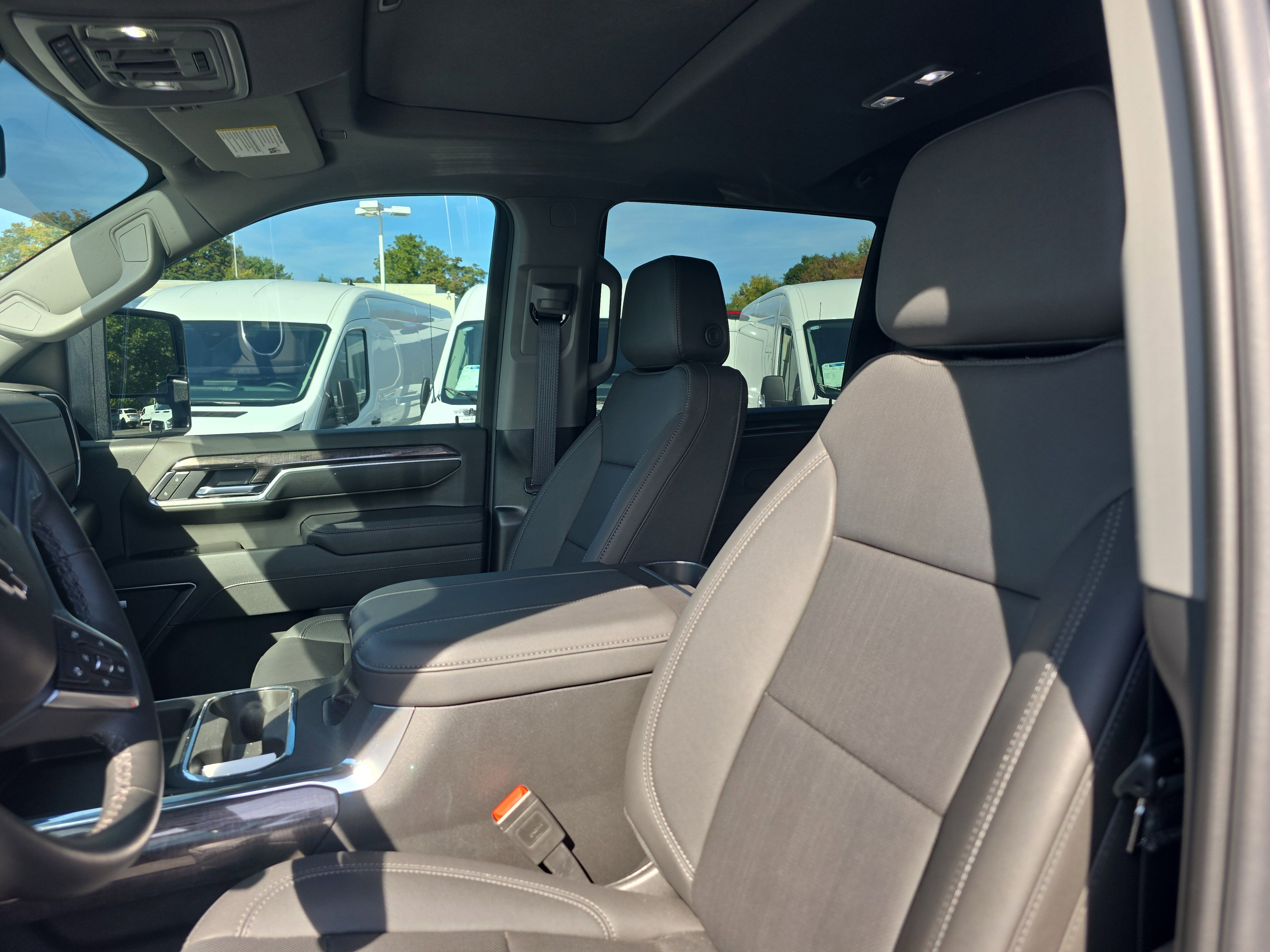 Used 2025 Chevrolet Silverado 3500 LTZ w/ LTZ Plus Package image 28