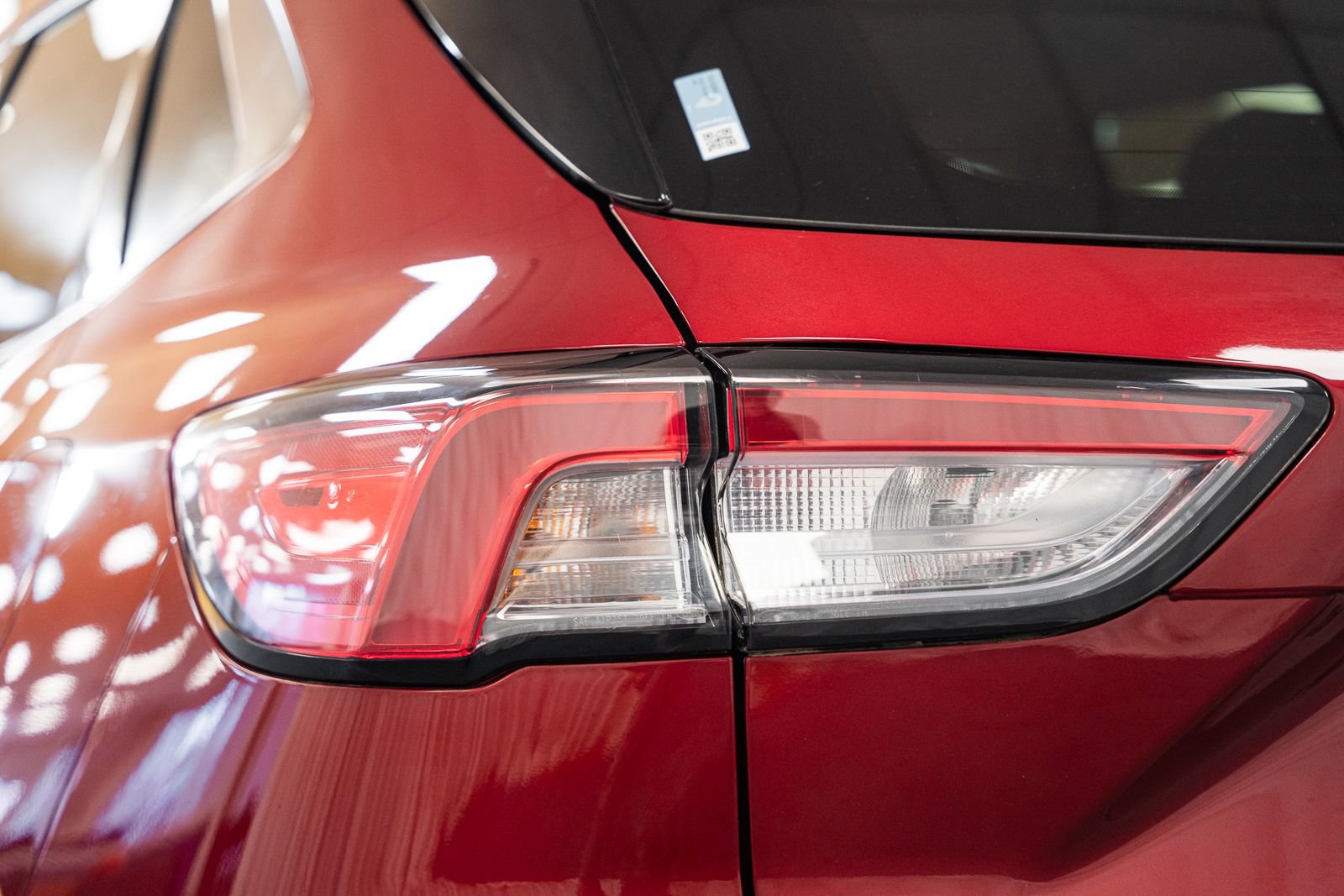 Certified 2022 Ford Escape Titanium AWD/4WD image 7