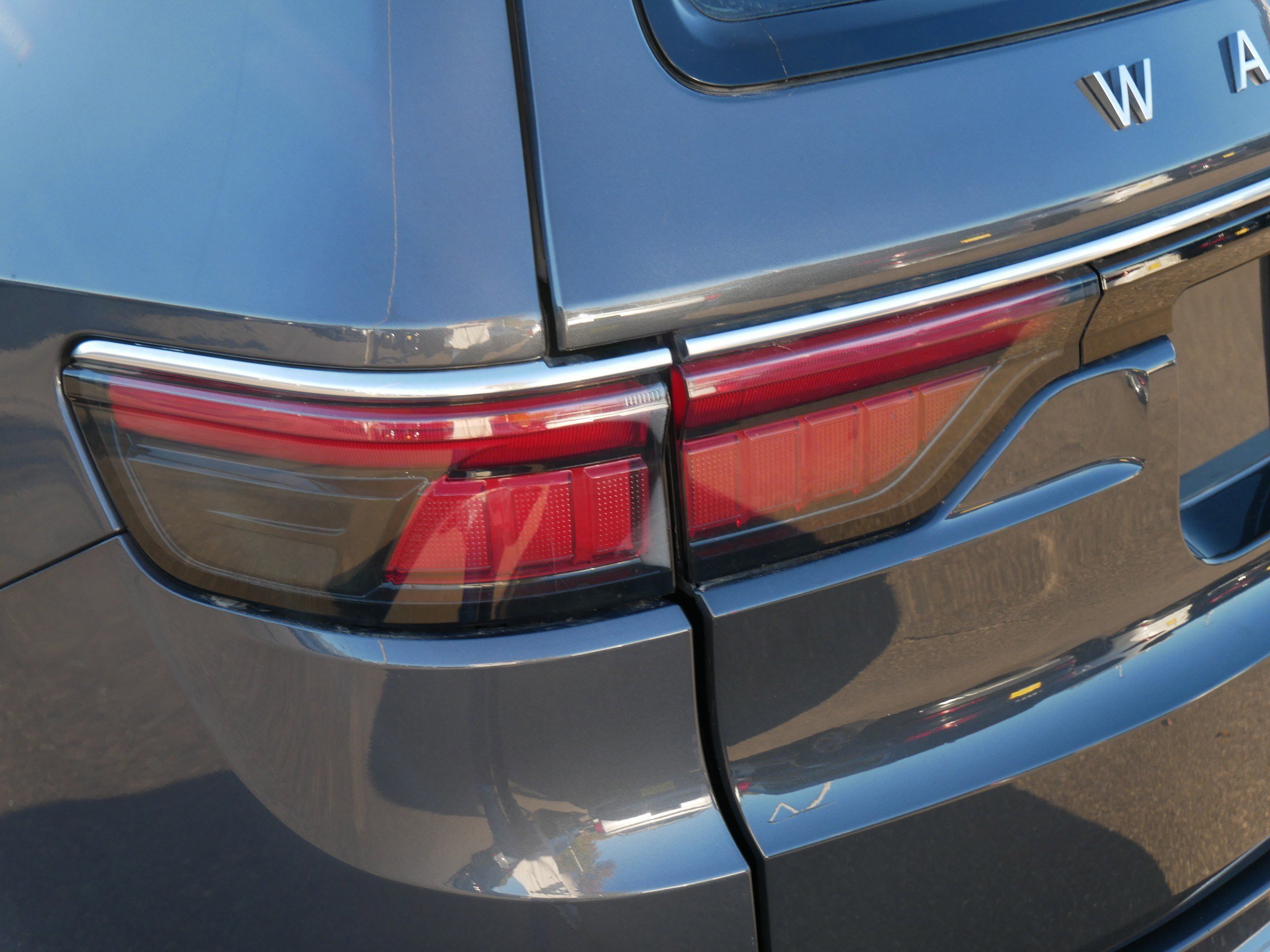 Used 2024 Jeep Wagoneer L Series II w/ Flexible Seating Group image 17