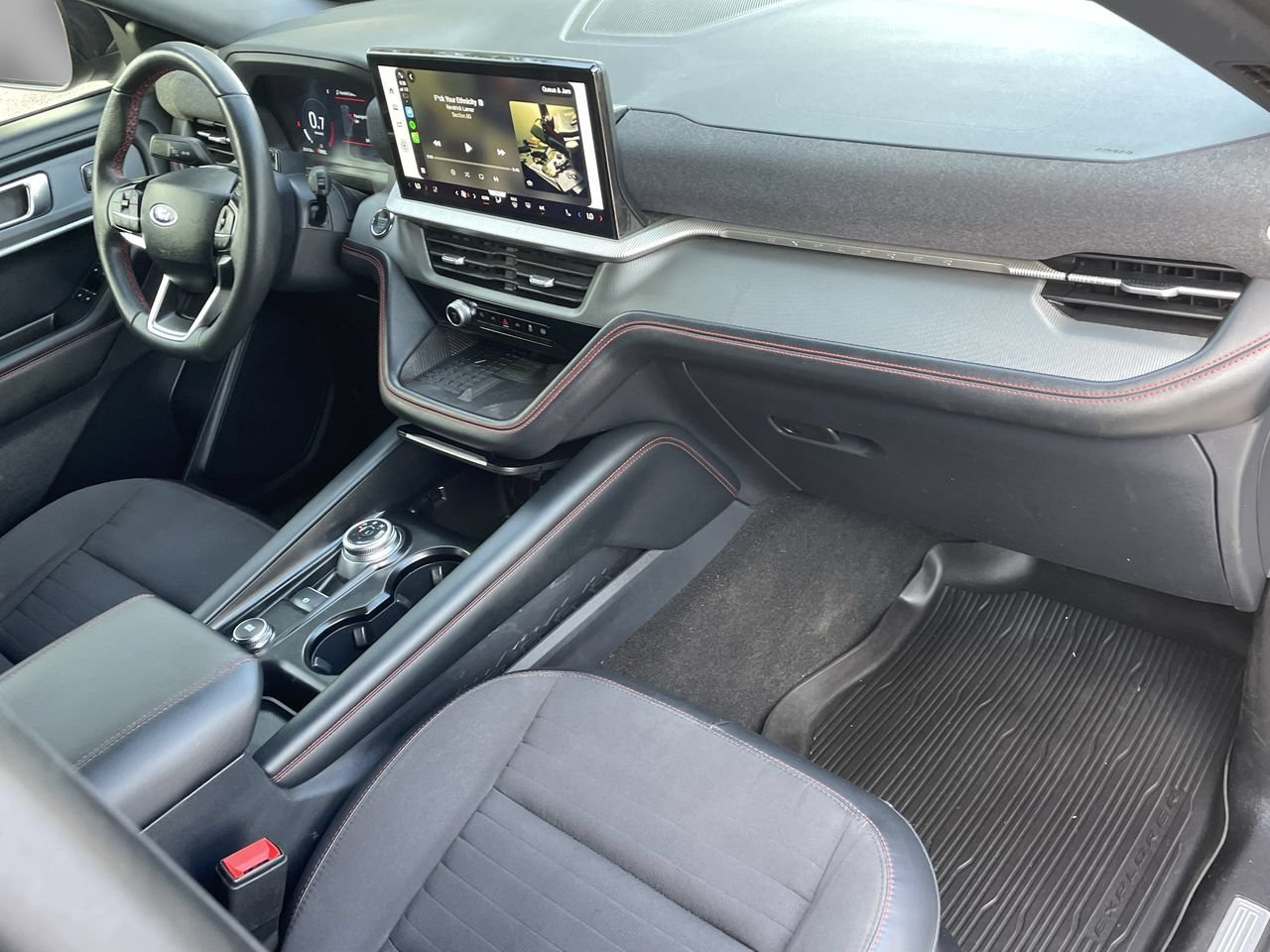Certified 2025 Ford Explorer ST-Line w/ Premium Package RWD image 13