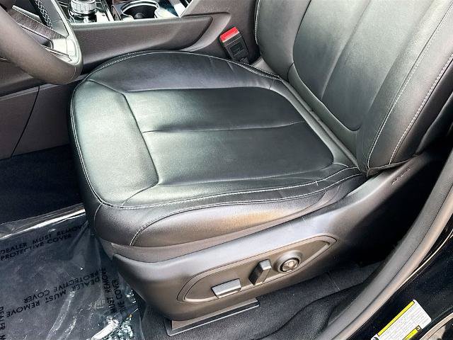 Used 2023 Jeep Grand Cherokee Limited w/ Trailer Tow Prep Group (B) AWD/4WD image 17