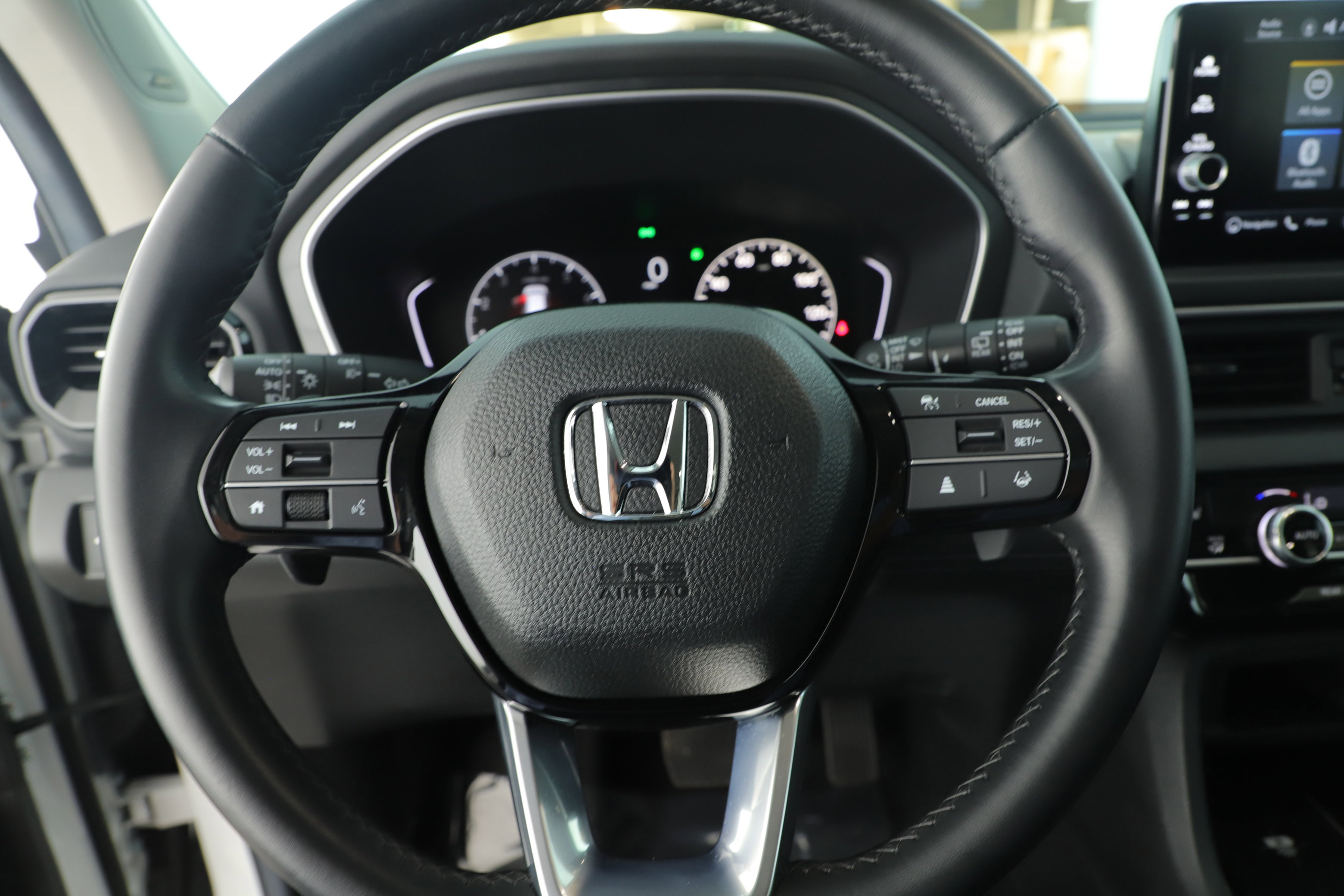 Used 2025 Honda Pilot Touring image 17