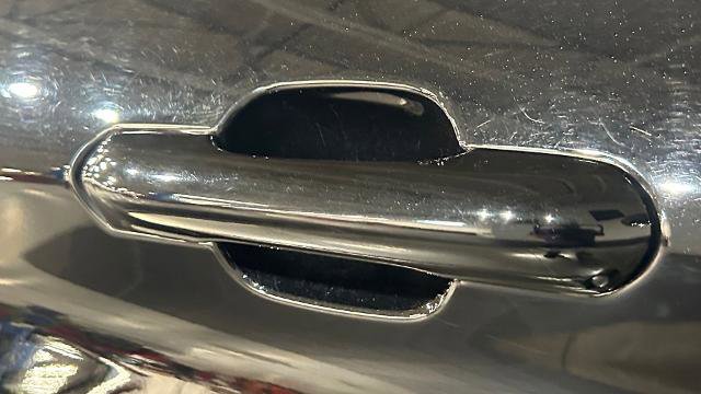 Certified 2024 Ford Explorer XLT w/ Class IV Trailer Tow Package AWD/4WD image 16
