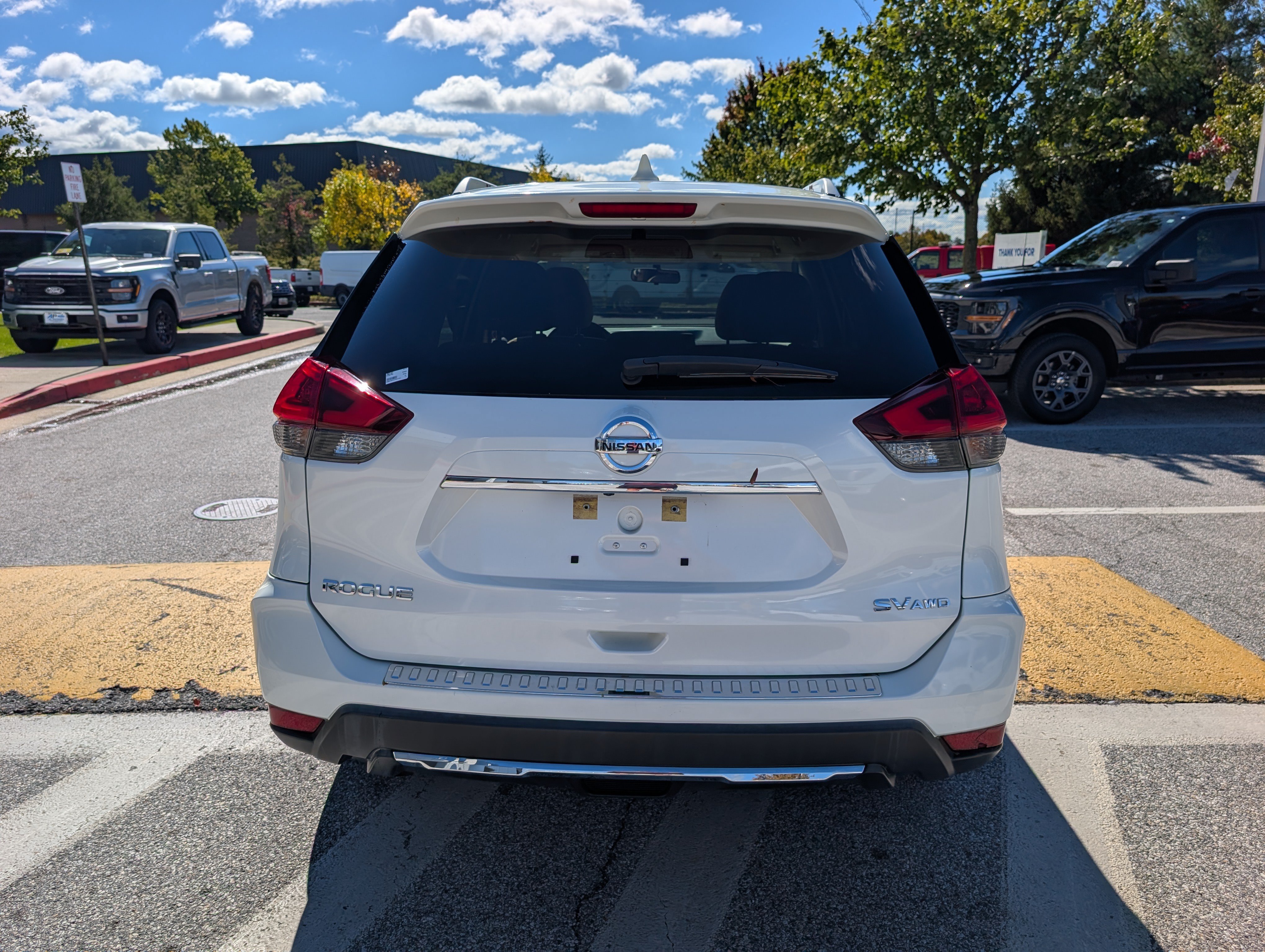 Used 2018 Nissan Rogue SV w/ Premium Package AWD/4WD image 5