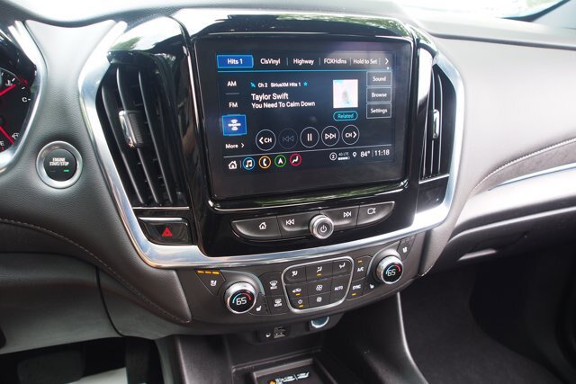 Used 2023 Chevrolet Traverse High Country FWD image 29