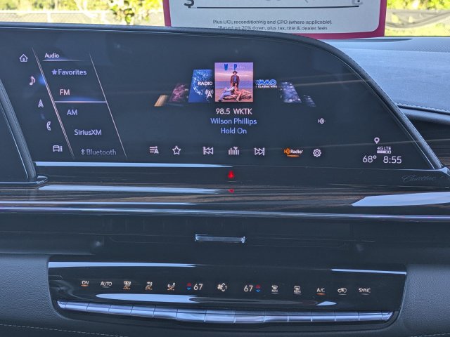 Used 2023 Cadillac Escalade Luxury AWD/4WD image 20