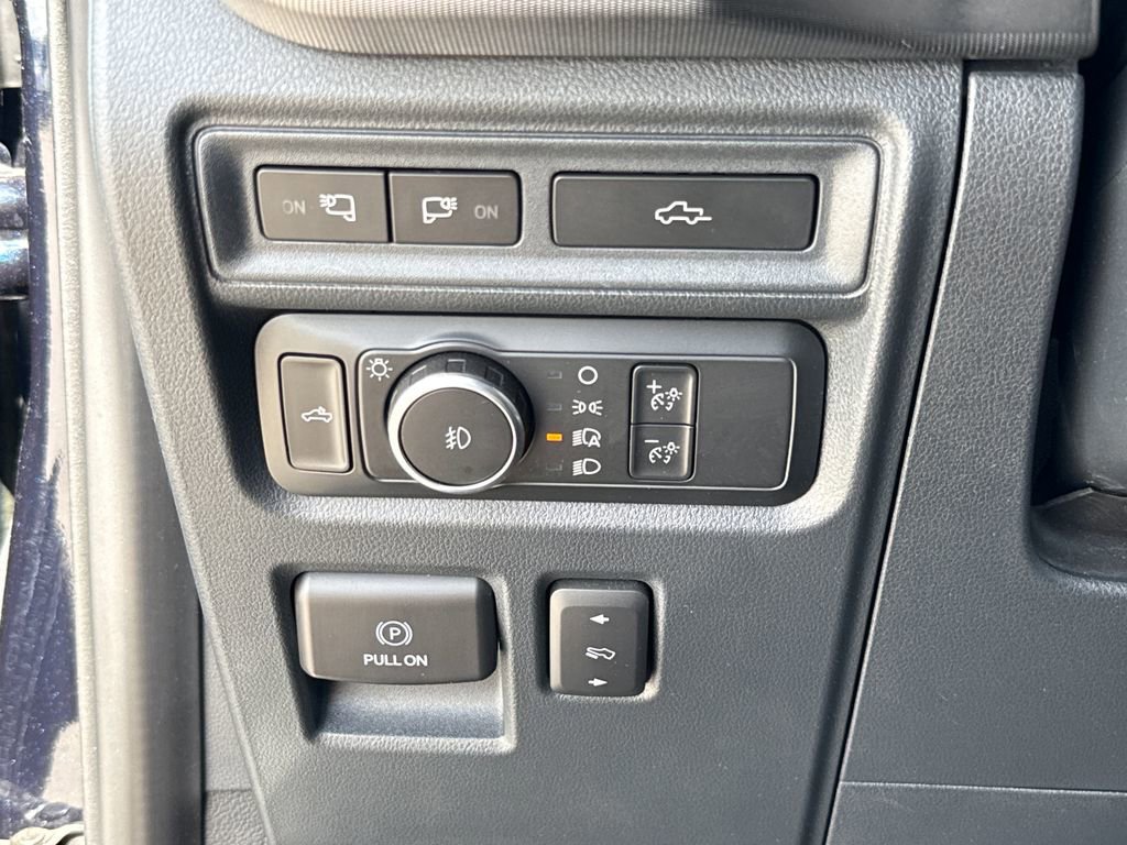 Certified 2022 Ford F150 Platinum w/ Equipment Group 701A High image 14