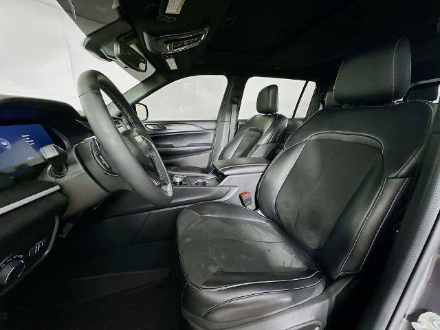 Used 2024 Jeep Grand Cherokee L Altitude RWD image 11