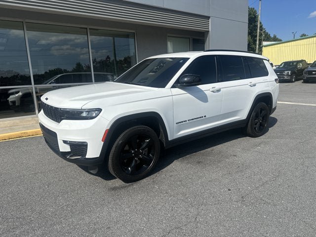 Used 2024 Jeep Grand Cherokee L Limited w/ Black Appearance Package AWD/4WD image 2