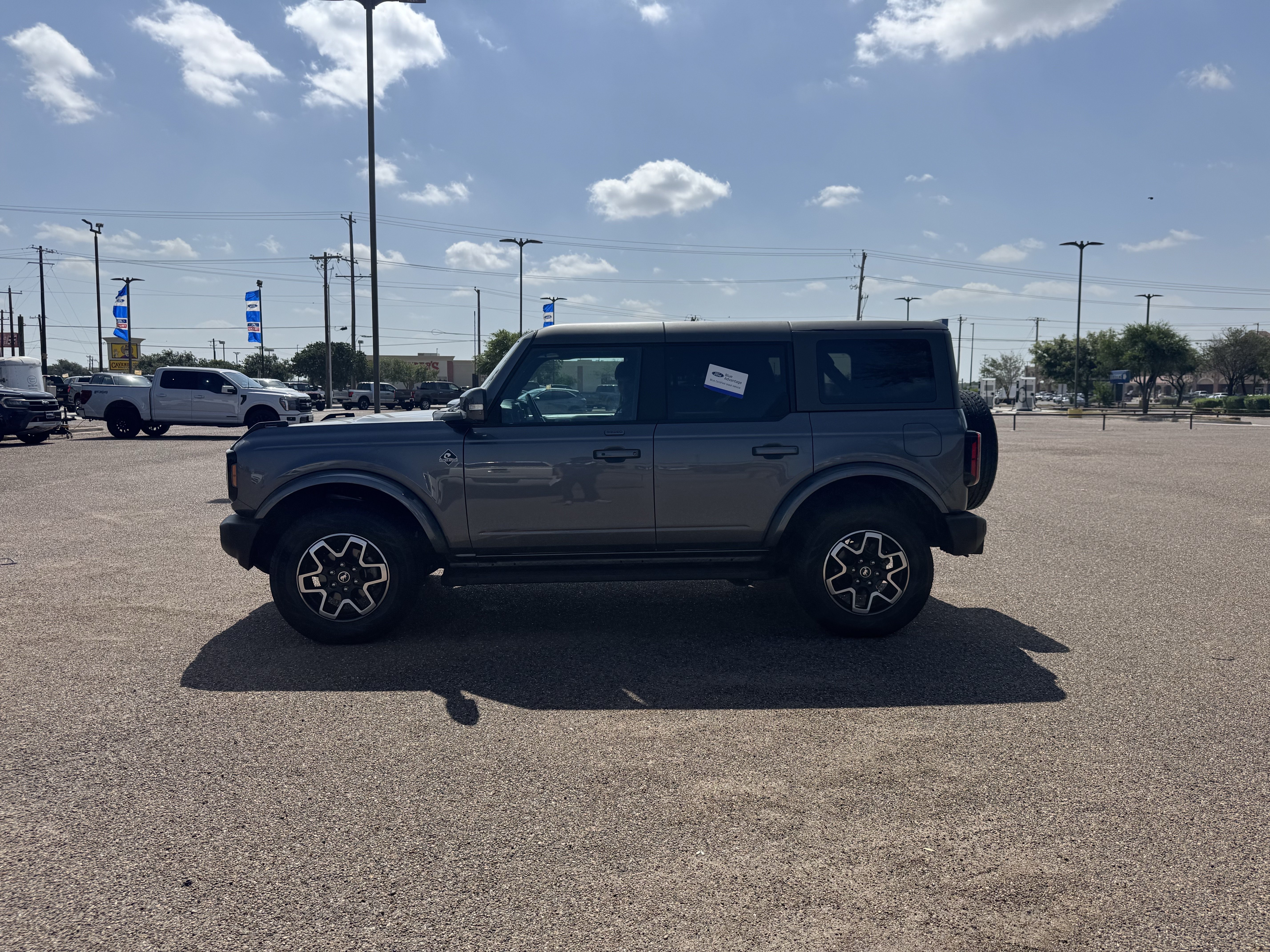 Certified 2023 Ford Bronco Outer Banks AWD/4WD image 2