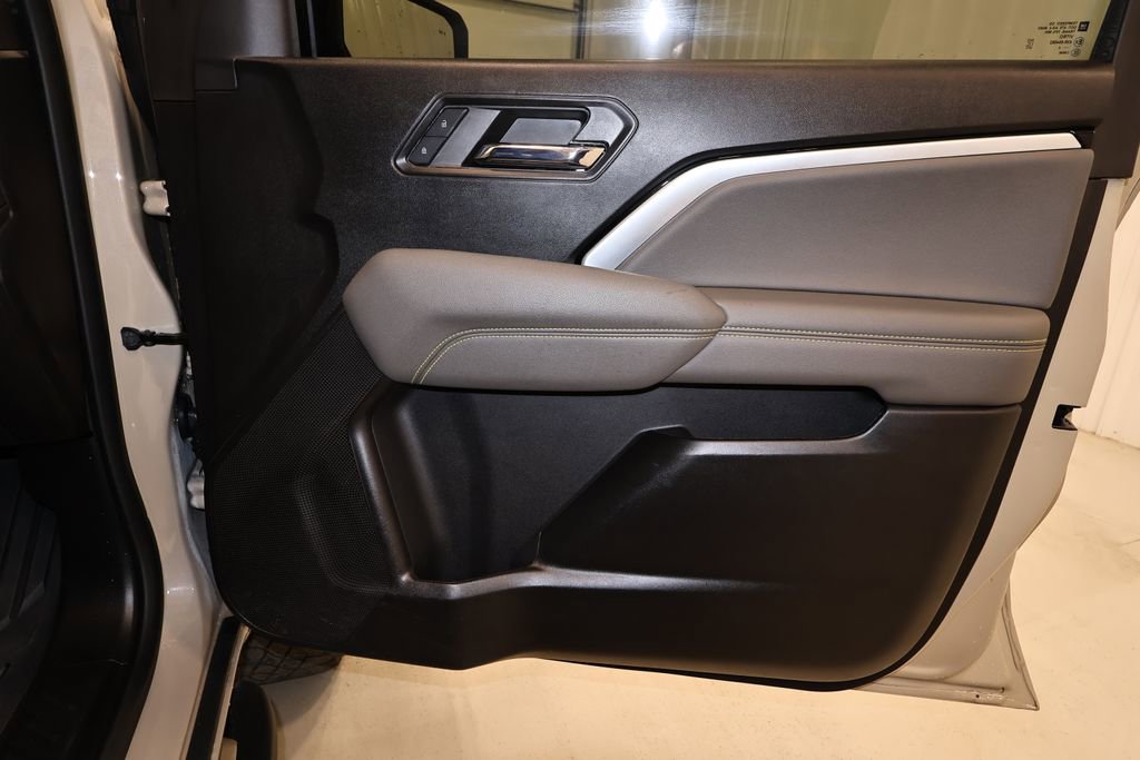 Used 2024 Chevrolet Colorado ZR2 w/ ZR2 Convenience Package III image 17