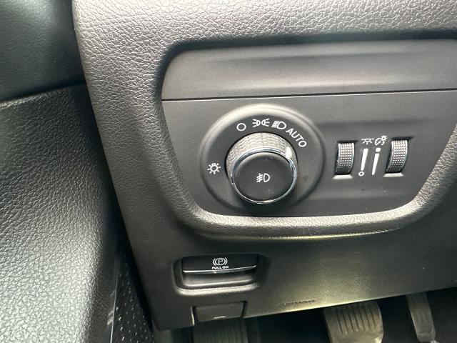 Used 2022 Jeep Grand Cherokee Overland image 25