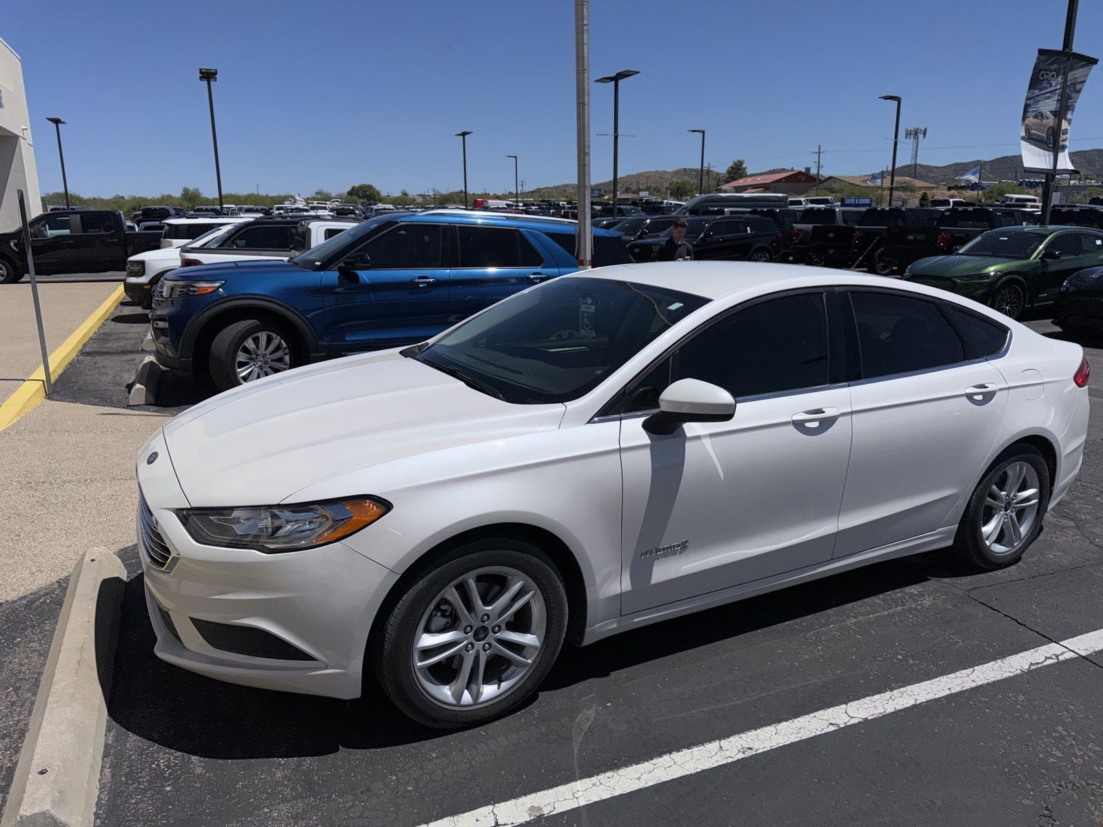 Certified 2018 Ford Fusion SE FWD image 1