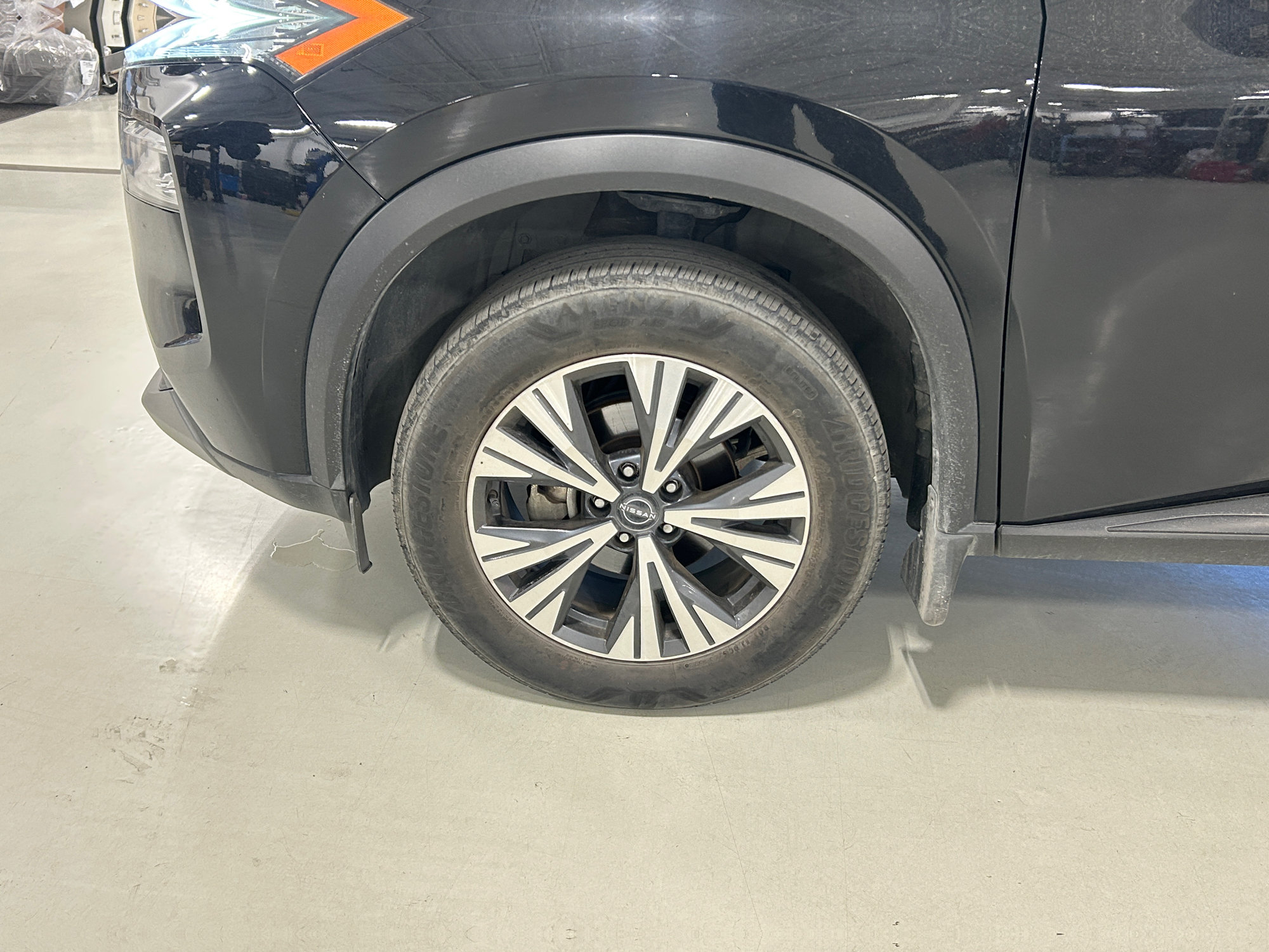 Used 2023 Nissan Rogue SV AWD/4WD image 9