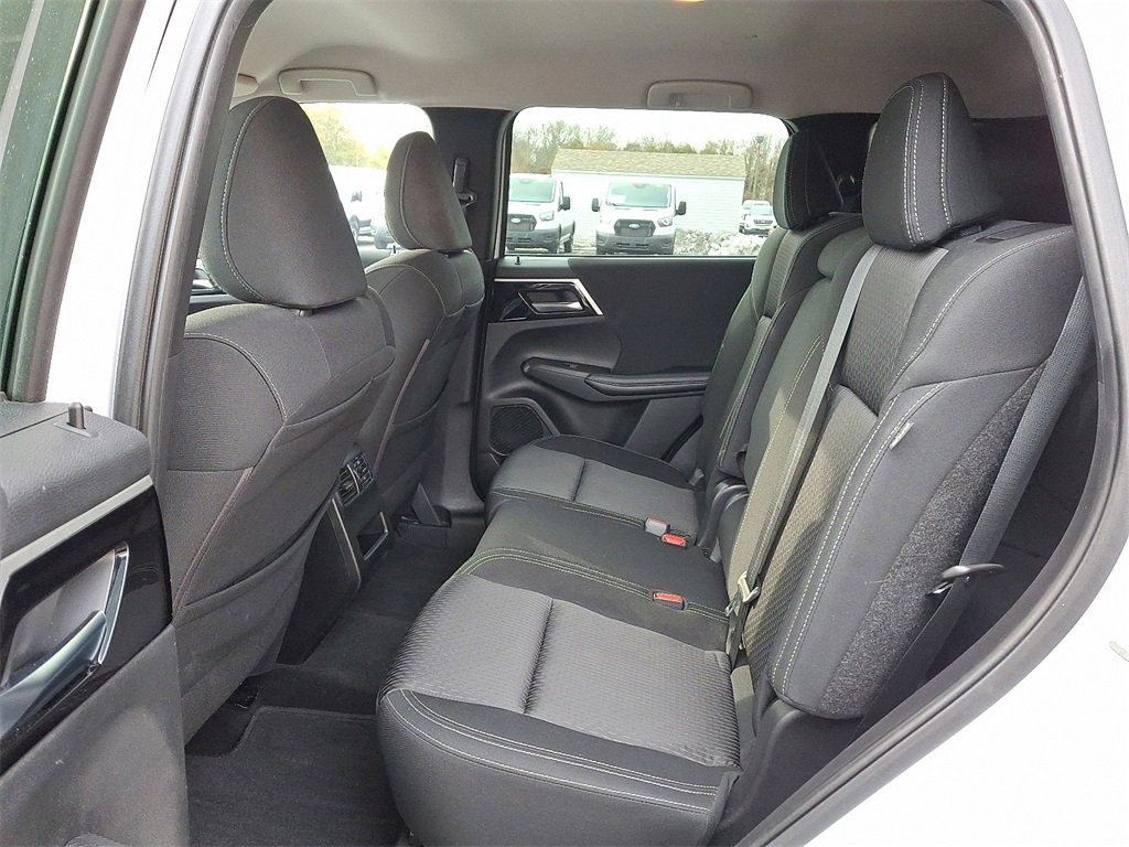 Used 2022 Mitsubishi Outlander ES image 11