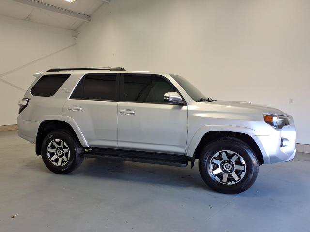 Used 2024 Toyota 4Runner TRD Off-Road Premium AWD/4WD image 2