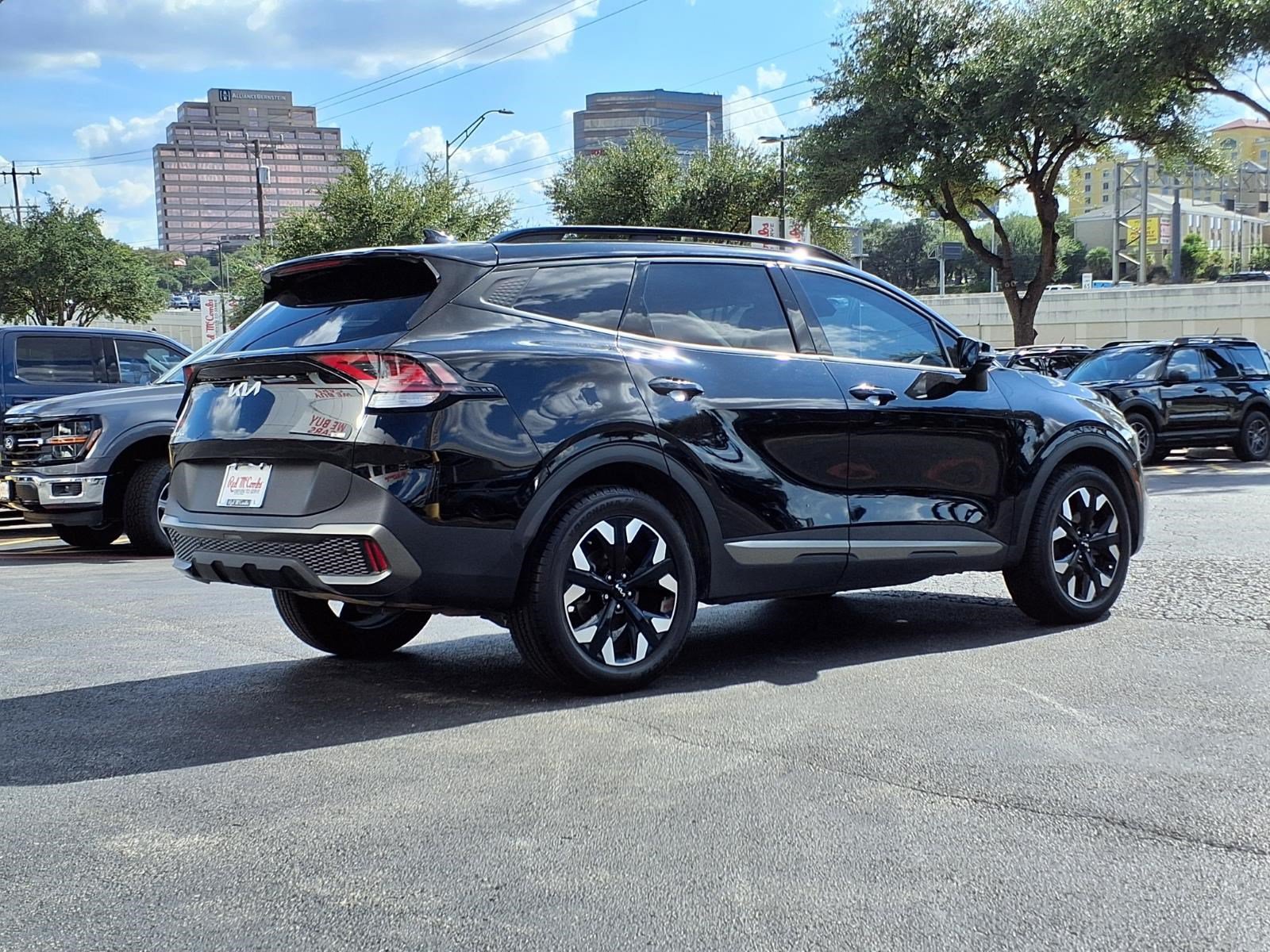 Used 2023 Kia Sportage X-Line w/ X-Line Premium Package AWD/4WD image 6