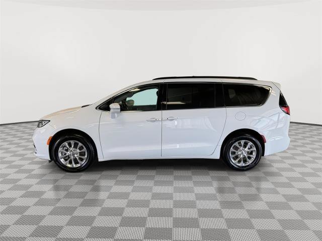 Used 2022 Chrysler Pacifica Touring-L AWD/4WD image 2