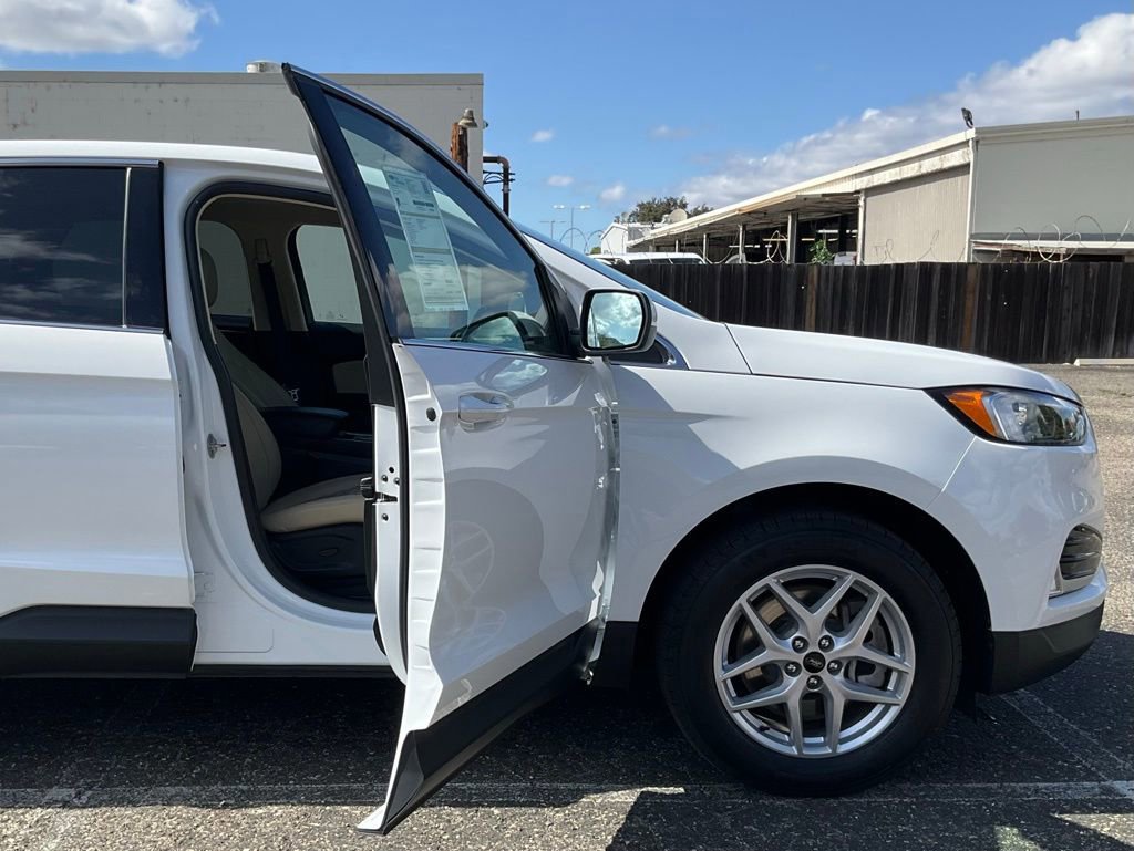 Certified 2024 Ford Edge SEL w/ Convenience Package image 60