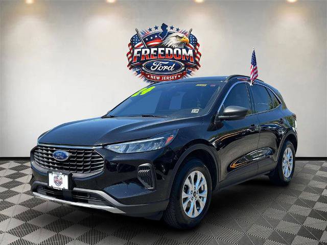 Certified 2024 Ford Escape Active w/ Tech Pack #1 AWD/4WD image 2