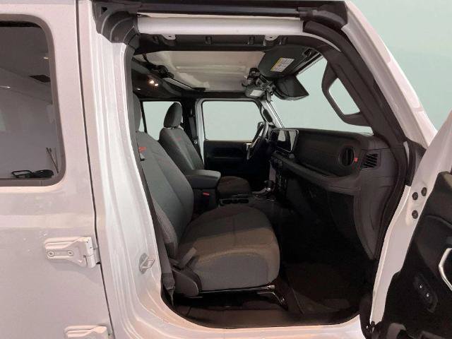 Used 2026 Jeep Wrangler Unlimited Rubicon AWD/4WD image 18