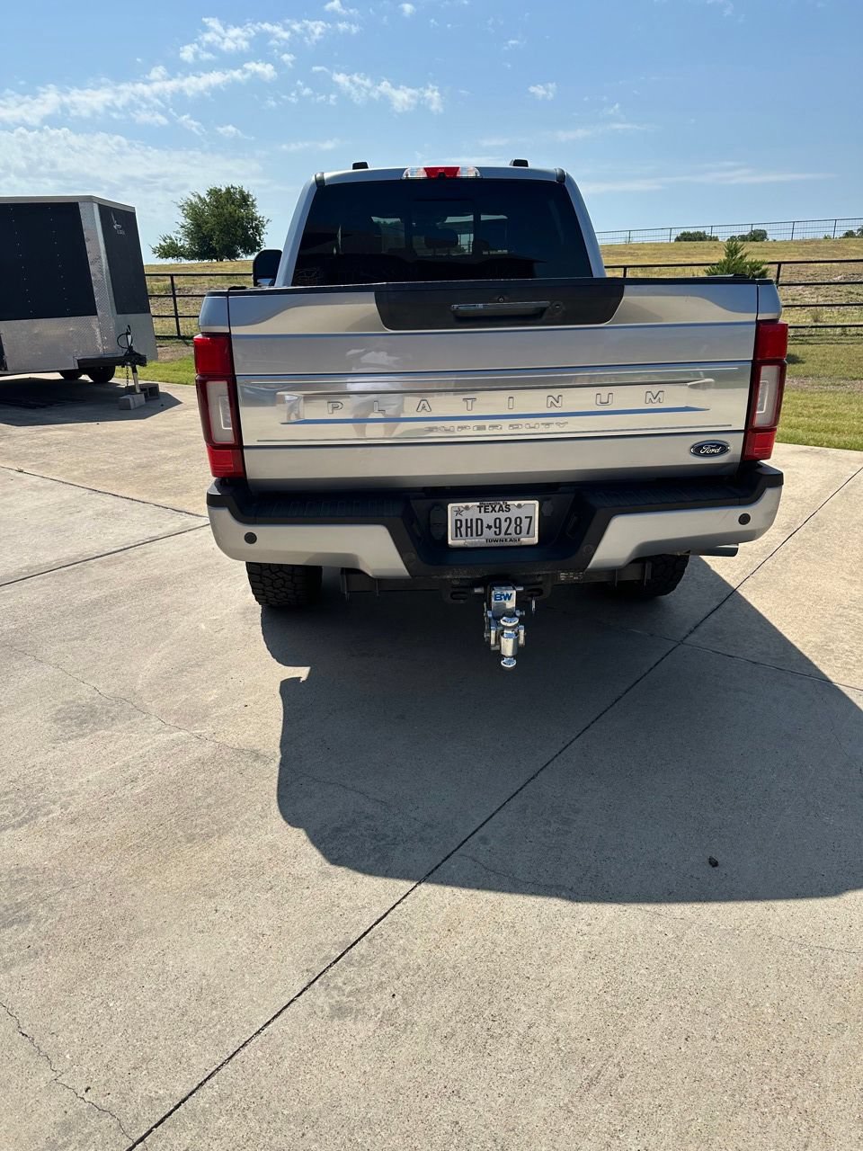 Certified 2022 Ford F250 Platinum w/ FX4 Off-Road Package AWD/4WD image 2