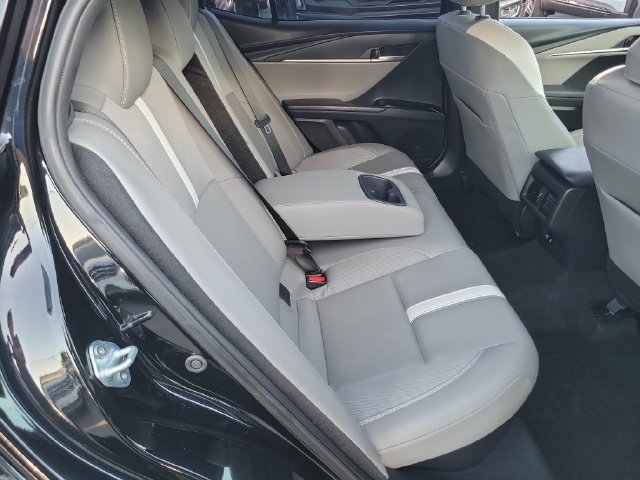 Used 2025 Toyota Camry SE FWD image 20