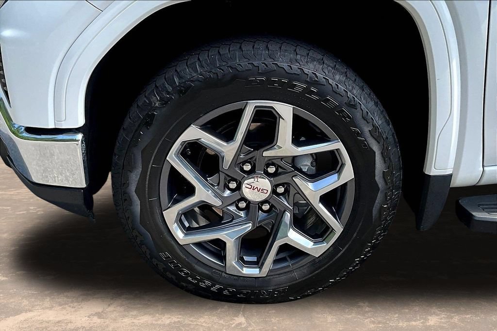 Used 2024 GMC Sierra 1500 SLT w/ SLT Premium Plus Package AWD/4WD image 37