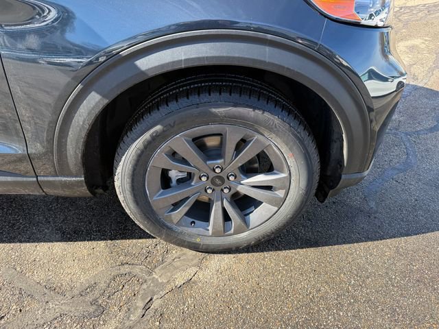 Certified 2022 Ford Explorer XLT w/ Equipment Group 202A image 28