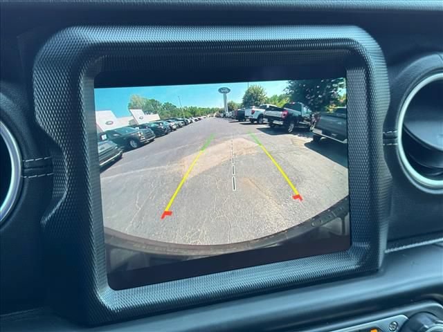 Used 2023 Jeep Wrangler Unlimited Sahara w/ Cold Weather Group AWD/4WD image 19