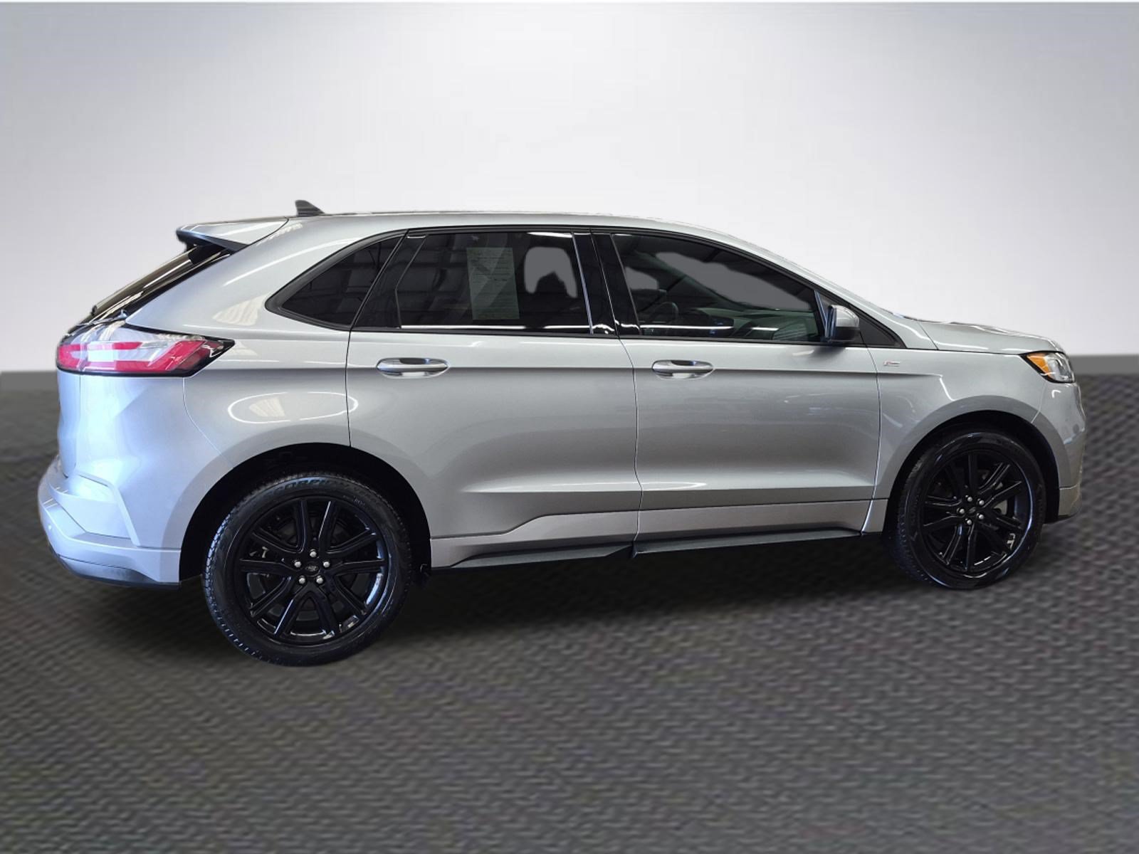Certified 2024 Ford Edge ST-Line AWD/4WD image 4