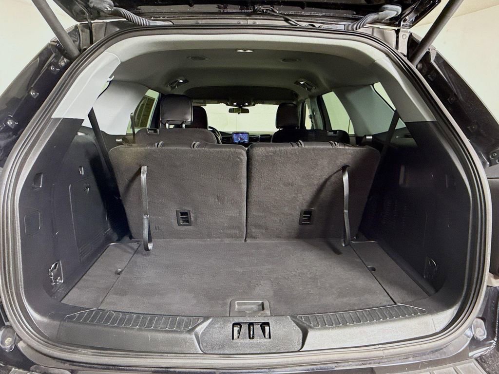 Certified 2022 Ford Explorer XLT w/ Equipment Group 202A image 26