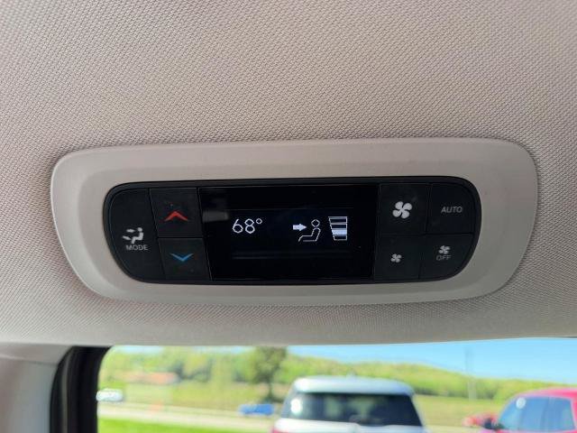 Used 2023 Chrysler Pacifica Touring-L FWD image 12