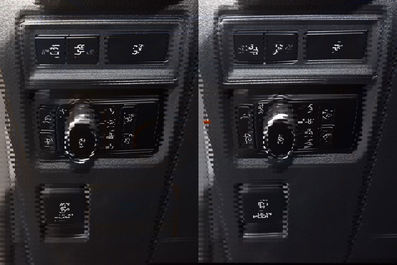 Certified 2023 Ford F150 XLT w/ Equipment Group 302A High image 32