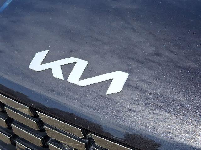 Used 2022 Kia Carnival SX Prestige FWD image 28