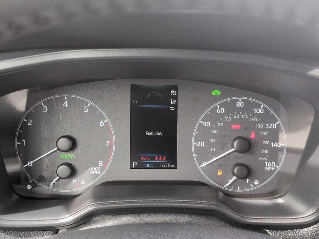 Used 2025 Toyota Corolla Cross AWD Hybrid w/ Moonroof Package image 14