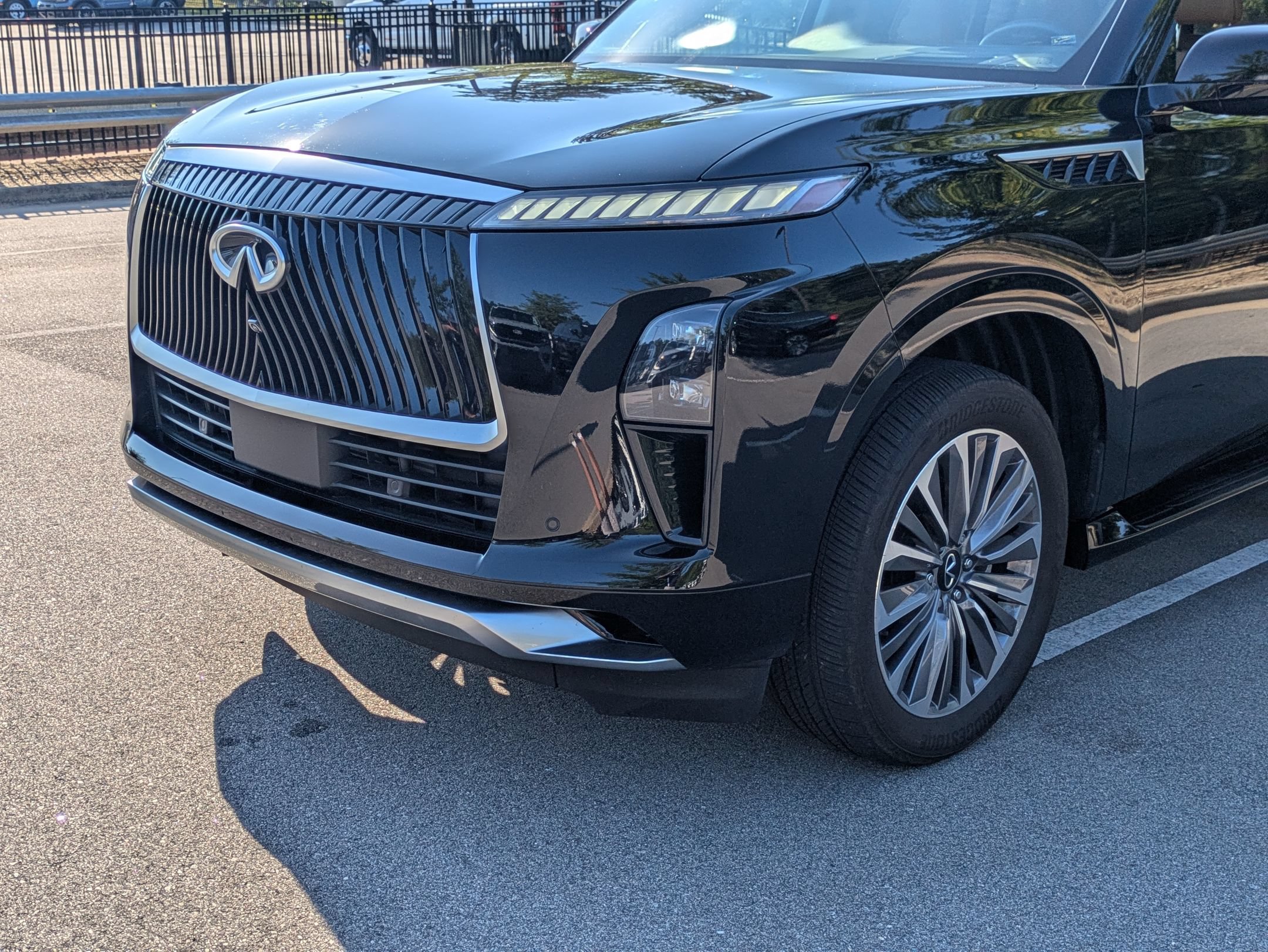 Used 2025 INFINITI QX80 Luxe AWD/4WD image 10