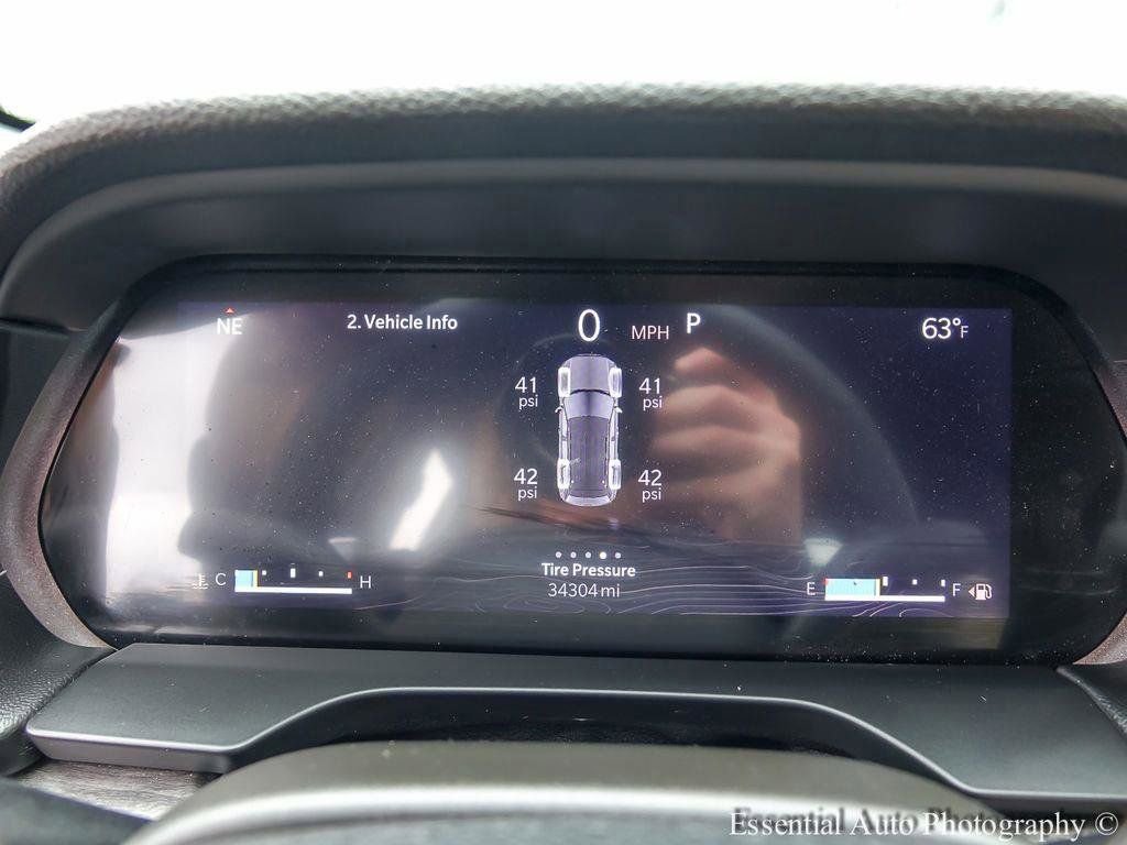 Used 2023 Jeep Grand Cherokee Limited w/ Luxury Tech Group II AWD/4WD image 13