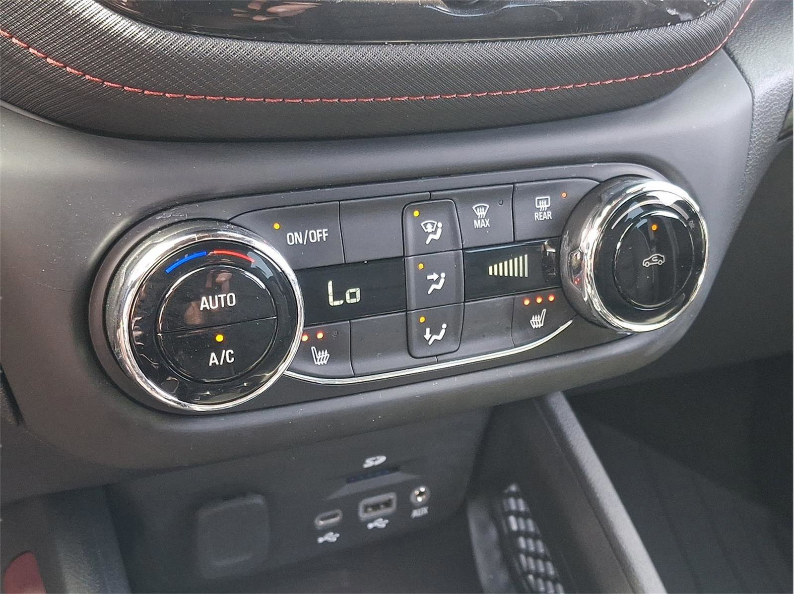 Used 2022 Chevrolet TrailBlazer RS w/ Technology Package image 43