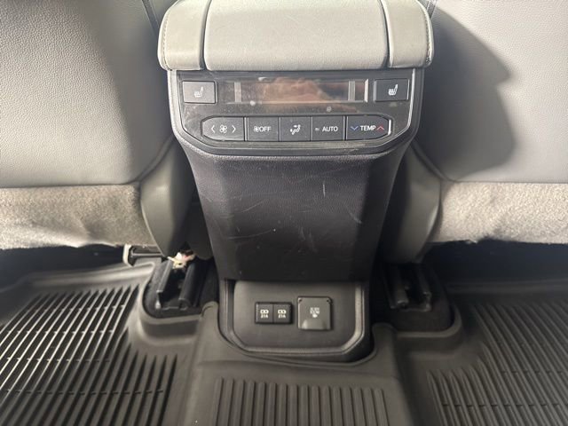 Used 2021 Toyota Highlander Platinum AWD/4WD image 14