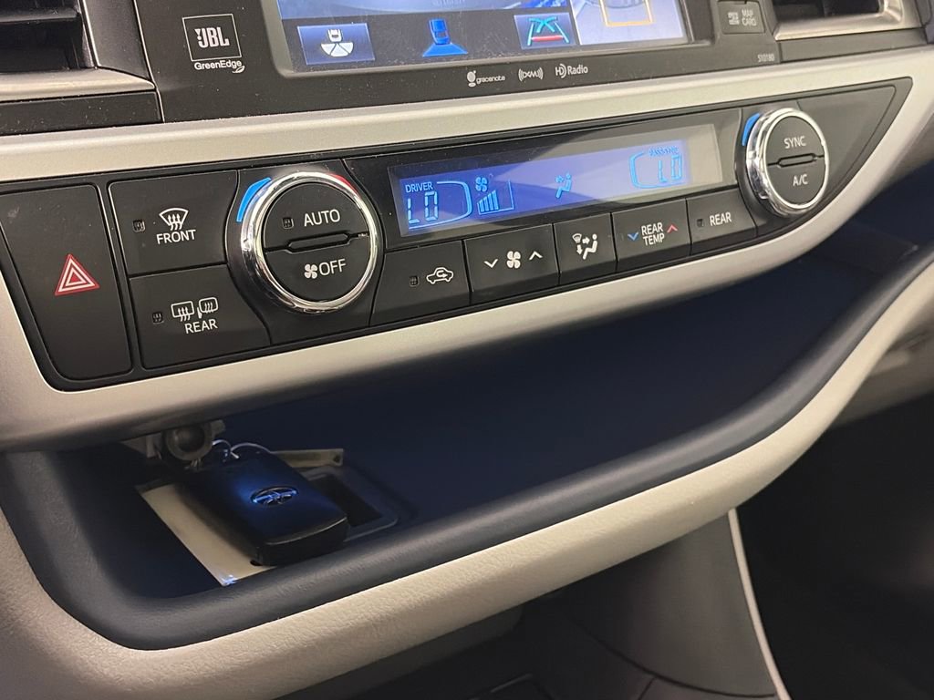 Used 2018 Toyota Highlander Limited Platinum image 21