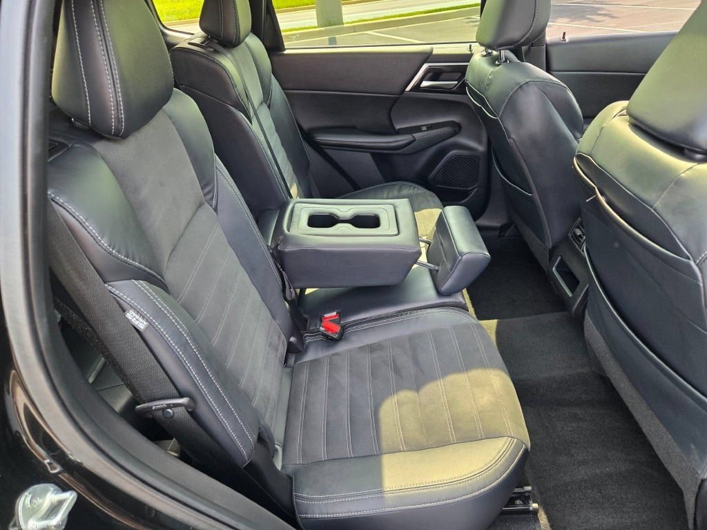 Used 2022 Mitsubishi Outlander SE AWD/4WD image 7