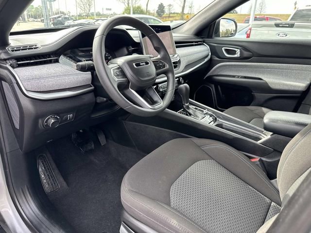 Used 2023 Jeep Compass Sport image 17