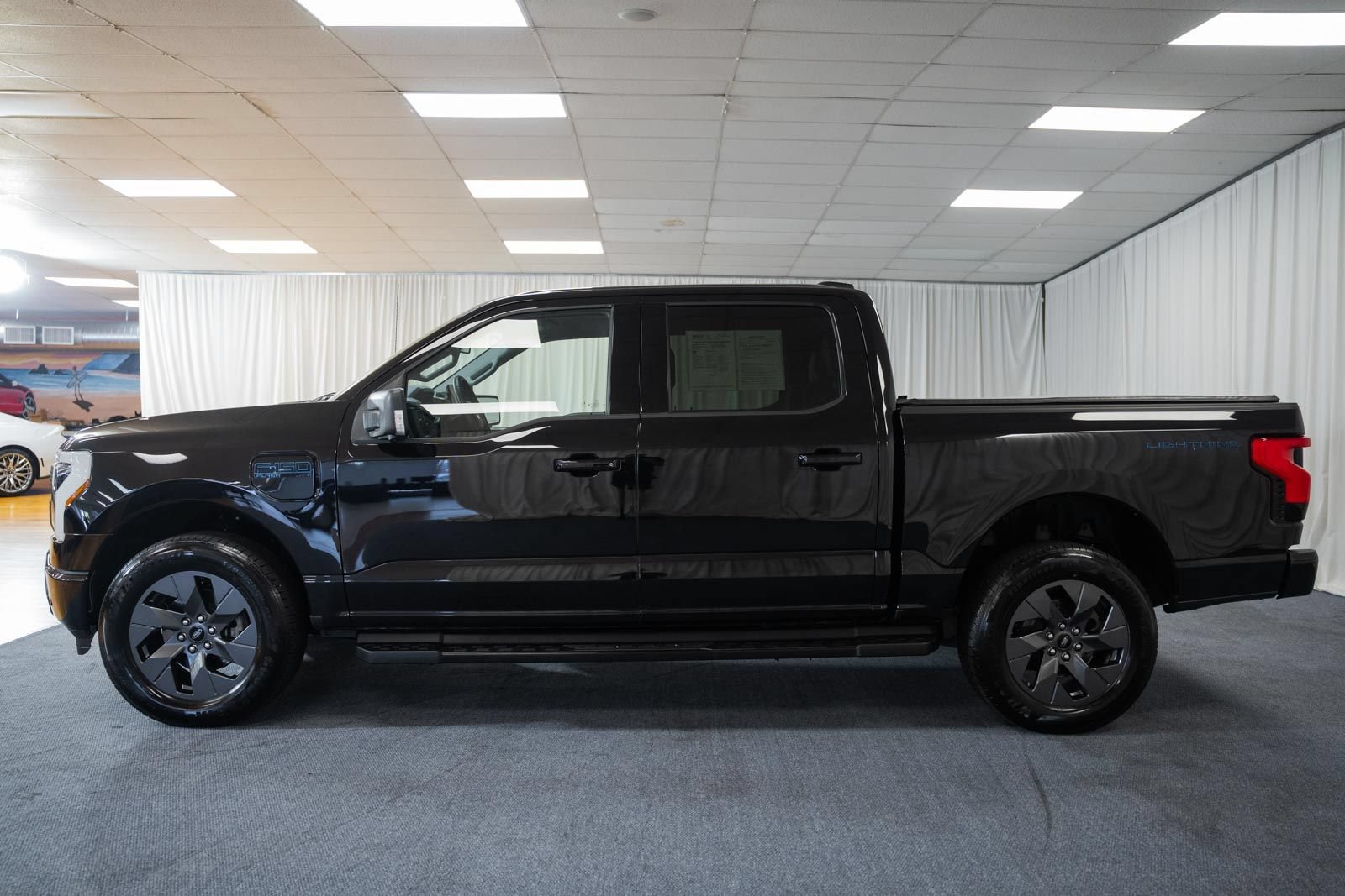 Certified 2025 Ford F150 Lightning Flash AWD/4WD image 5