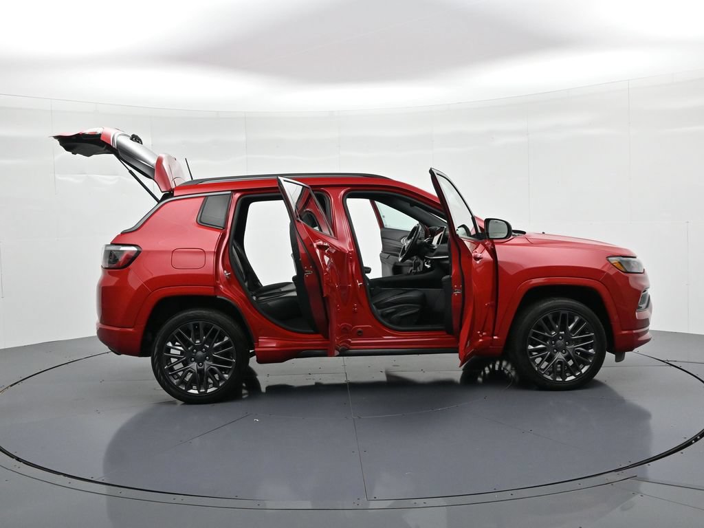 Used 2022 Jeep Compass Limited AWD/4WD image 24