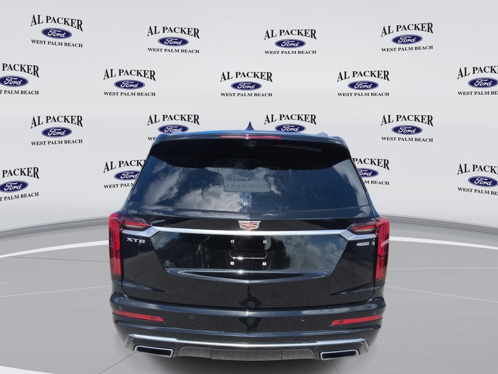 Used 2023 Cadillac XT6 Premium Luxury w/ Technology Package FWD image 5