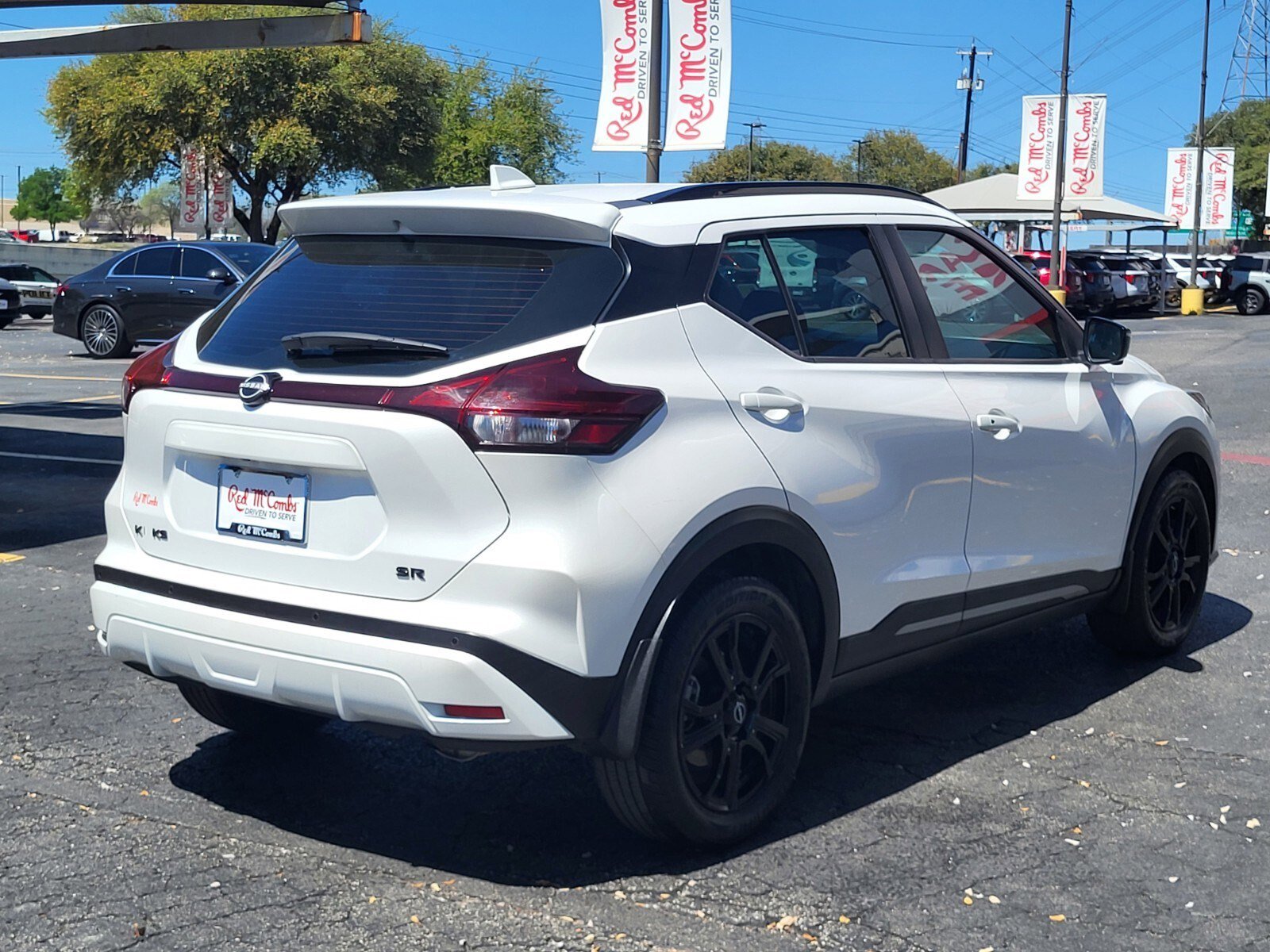Used 2023 Nissan Kicks SR w/ SR Premium Package image 4