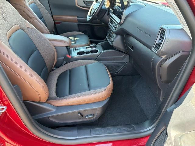 Certified 2025 Ford Bronco Sport Outer Banks w/ Outer Banks Tech Package+ AWD/4WD image 40